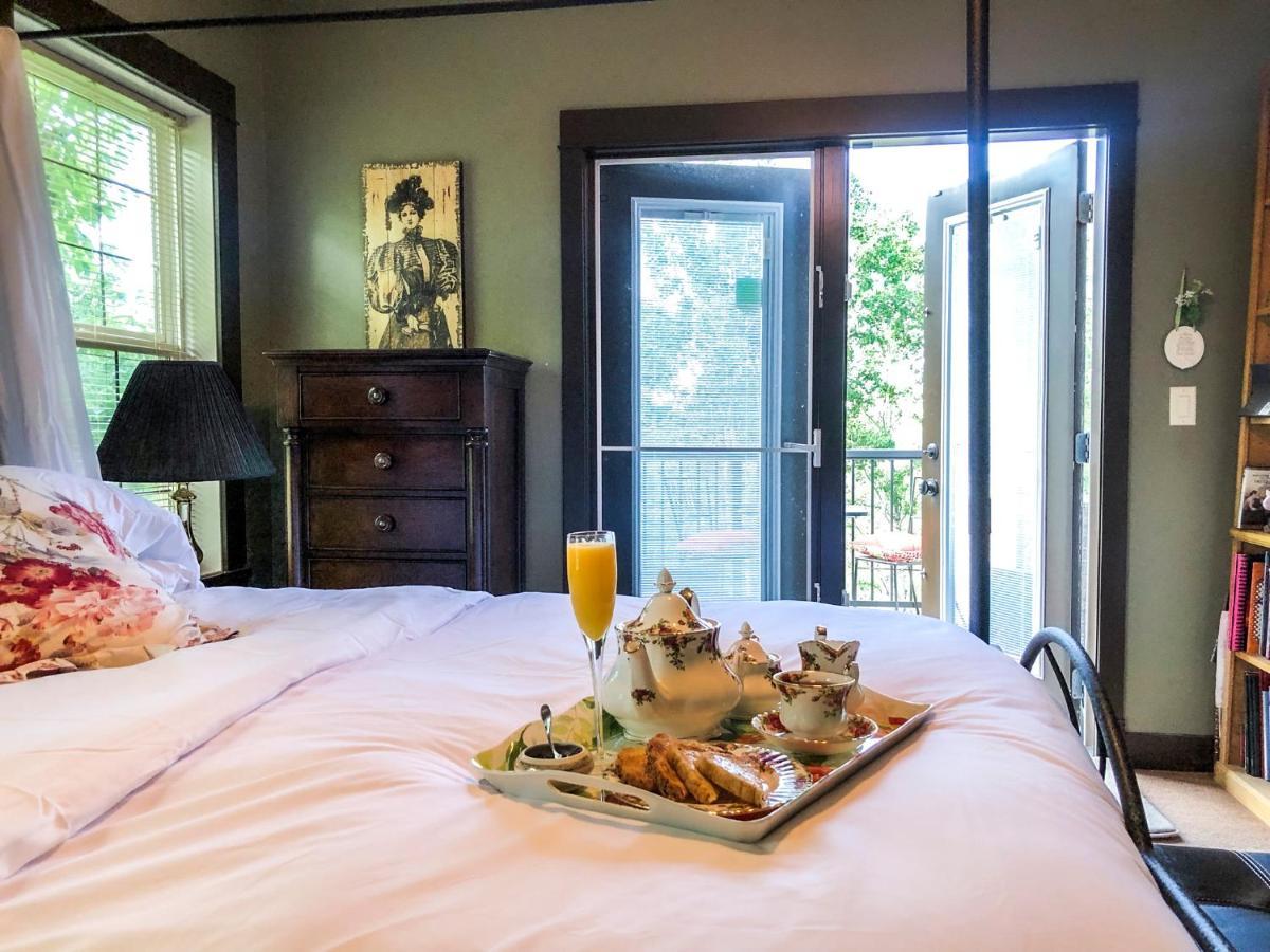 Wolf Creek Bed And Breakfast Ponoka Екстериор снимка
