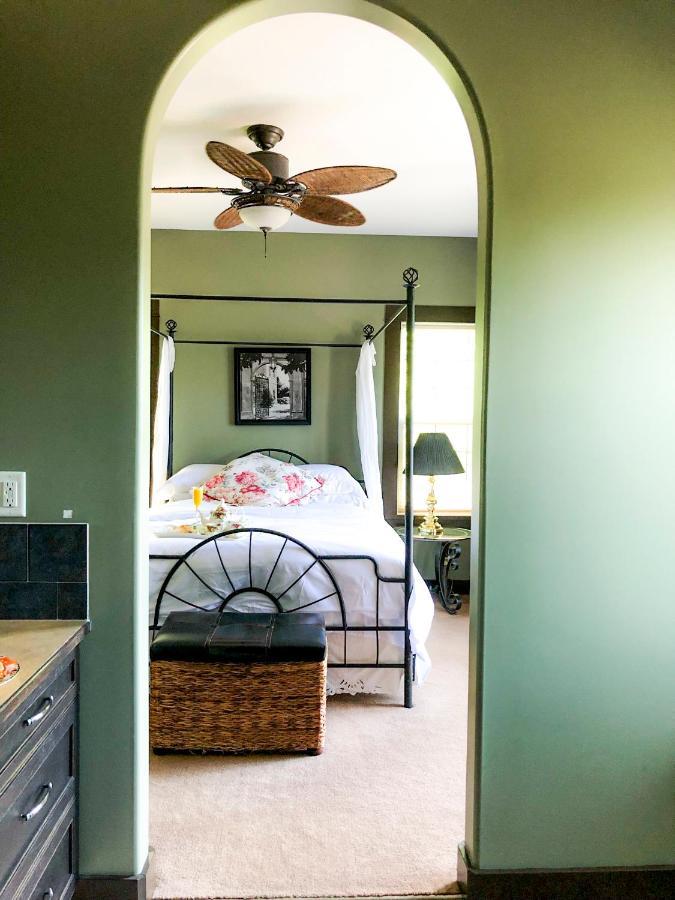 Wolf Creek Bed And Breakfast Ponoka Екстериор снимка